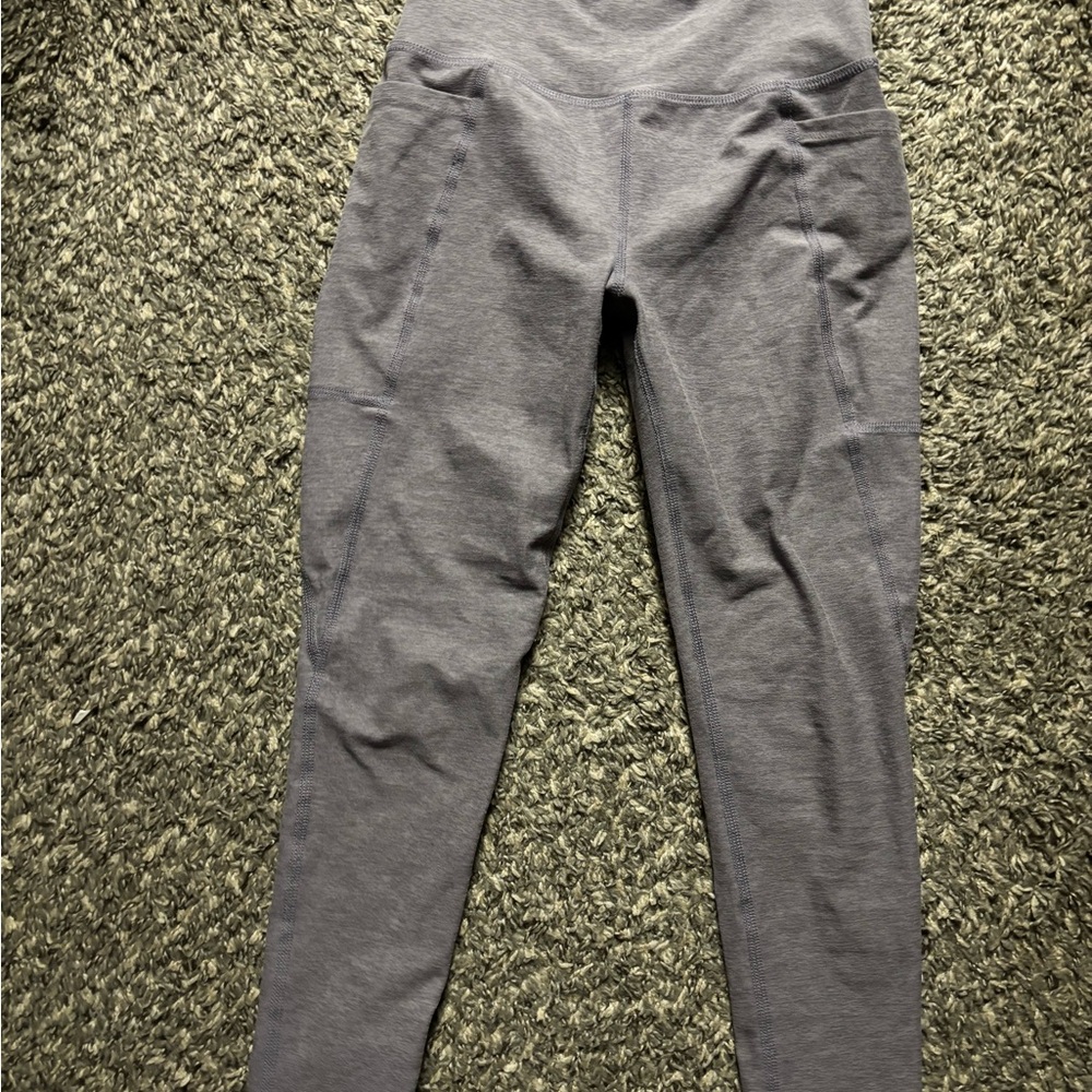 Beyond Yoga light purple Leggings with pockets!